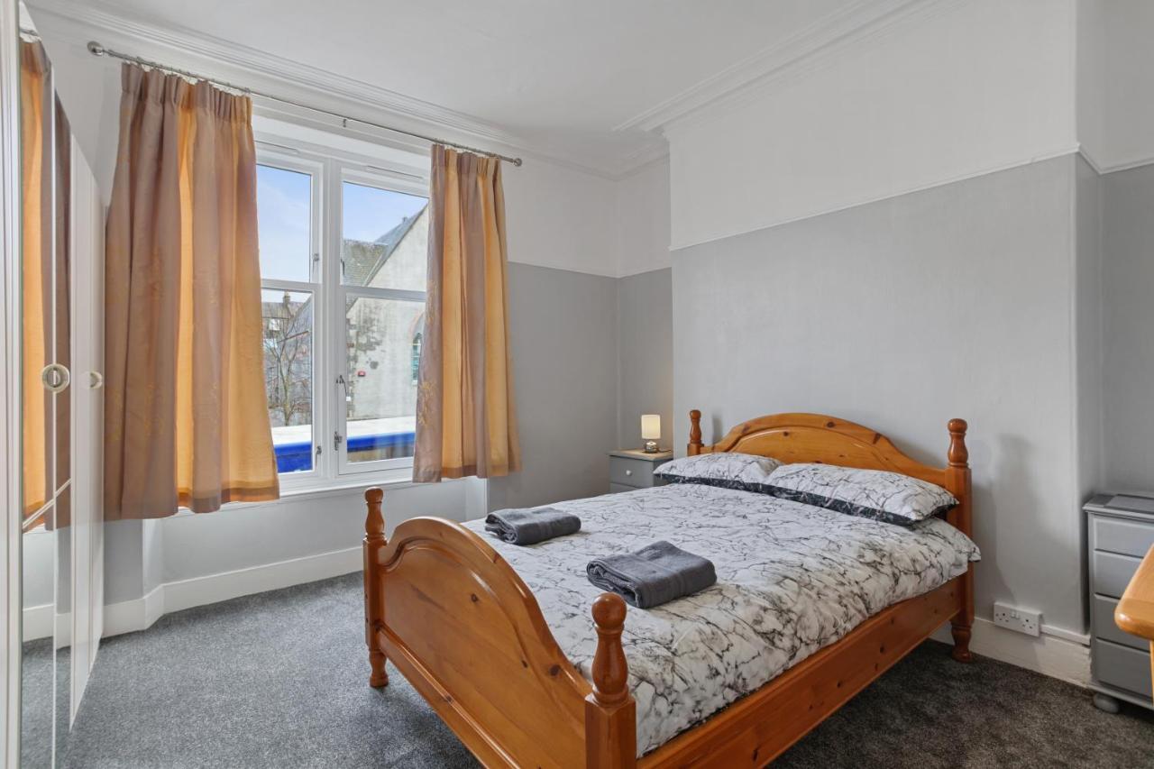 Lovely 3 Bedroom Apartment In Aberdeen Centre Exterior photo
